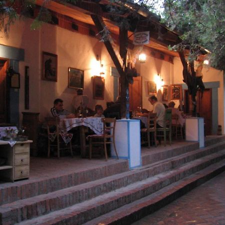 Salas 137 Hotel Cenej Esterno foto