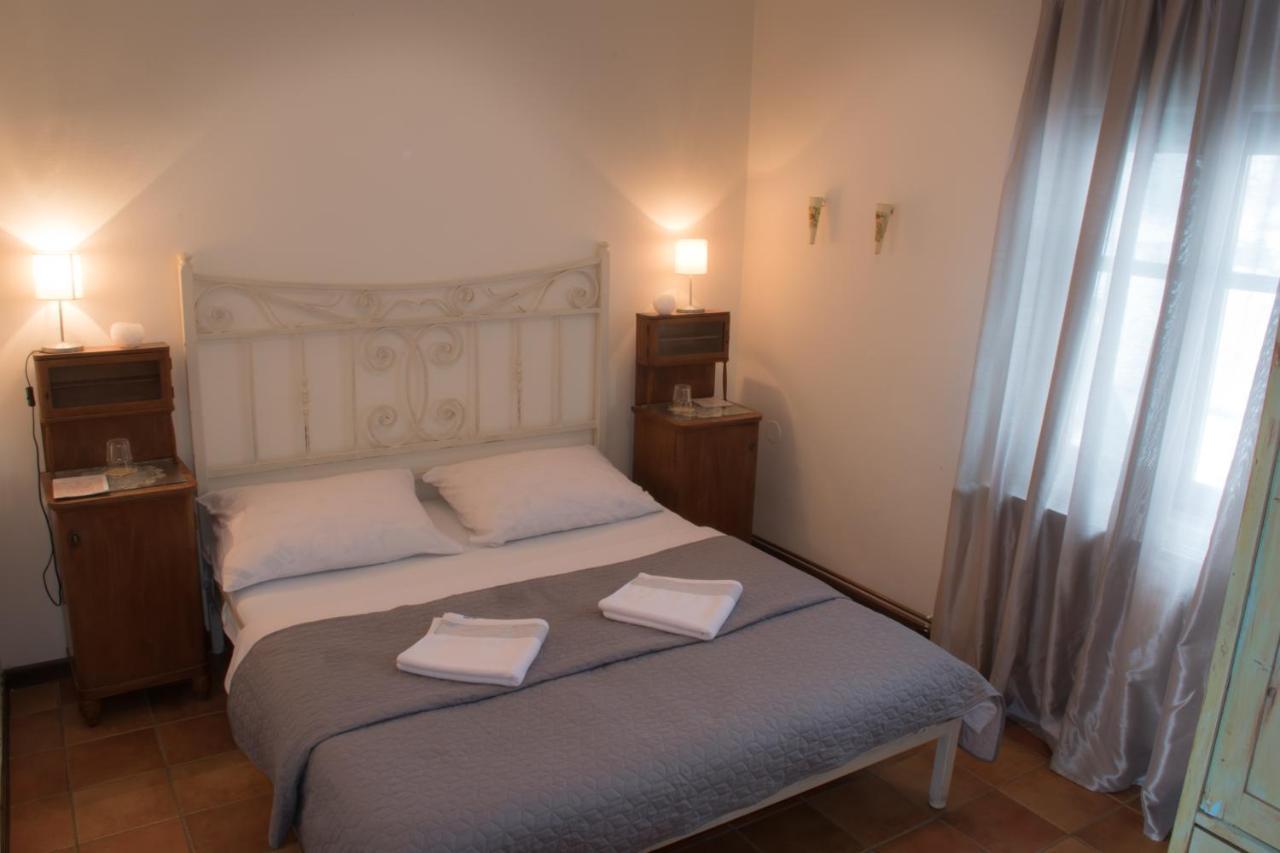 Salas 137 Hotel Cenej Esterno foto